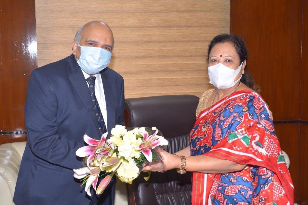 दर्शन विक्रम जरदोश ने रेल मंत्रालय में राज्य मंत्री के रूप में संभाला पदभार