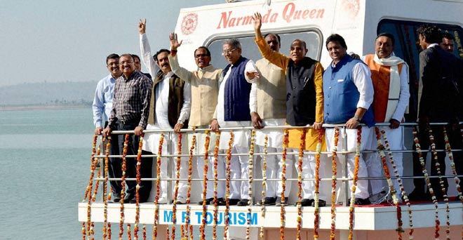 क्रूज पर शिवराज सरकार