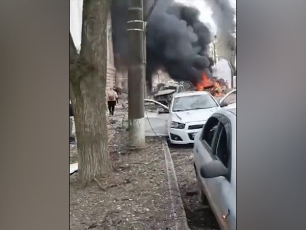 यूक्रेन युद्ध: रूस ने यूक्रेन के शहर सुमी पर किया हमला, 31 मरे