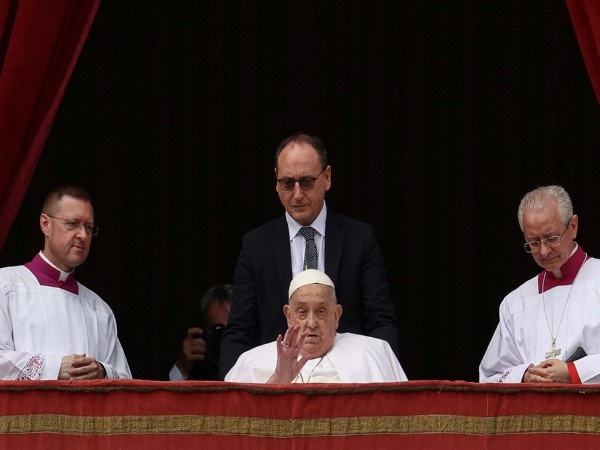 पोप फ्रांसिस अपनी लंबी बीमारी के बाद सामने आए, गाजा में युद्ध विराम का किया आग्रह