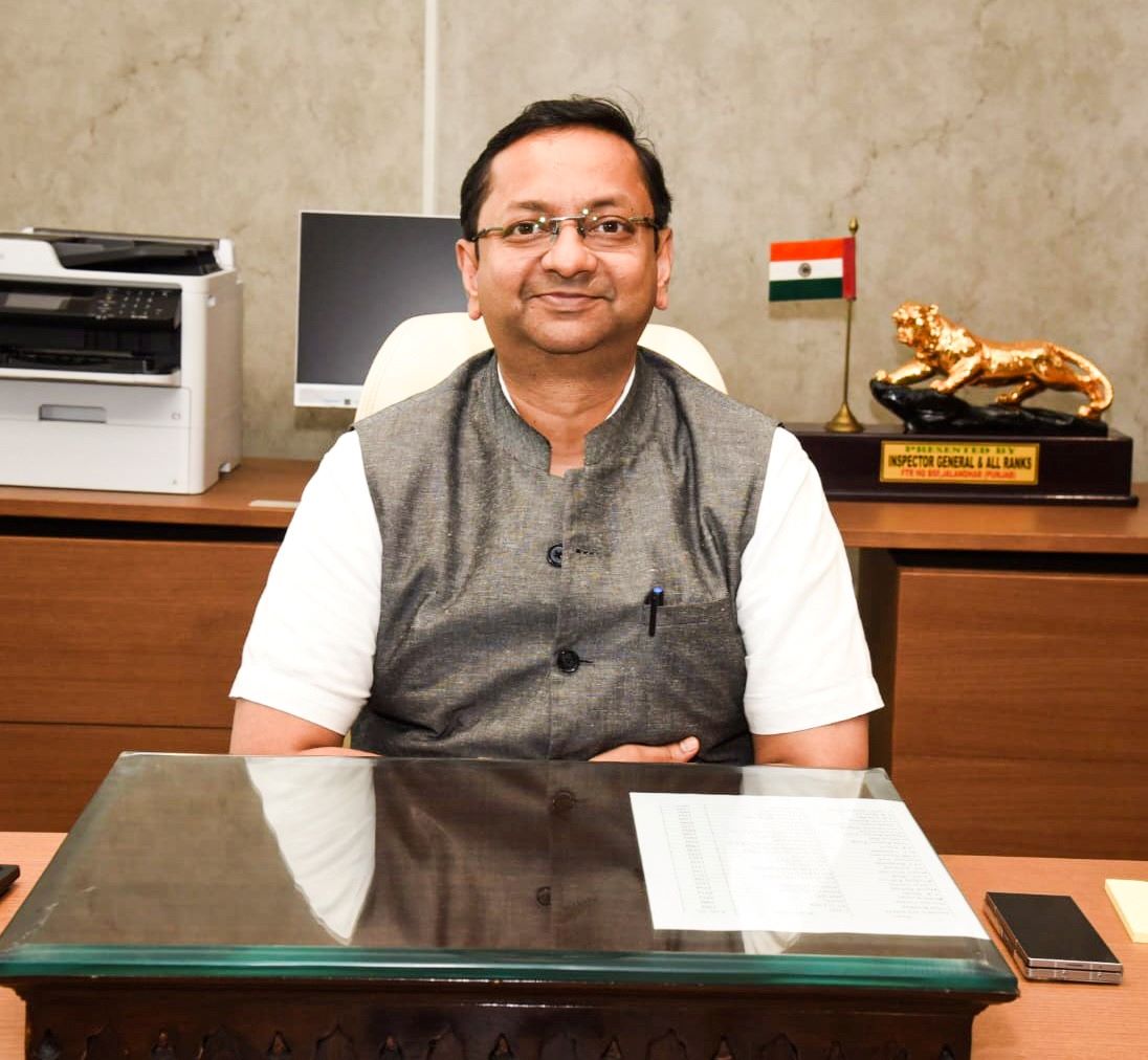 श्री जितेन्द्र श्रीवास्तव ने आरईसी लिमिटेड के सीएमडी का पदभार ग्रहण किया