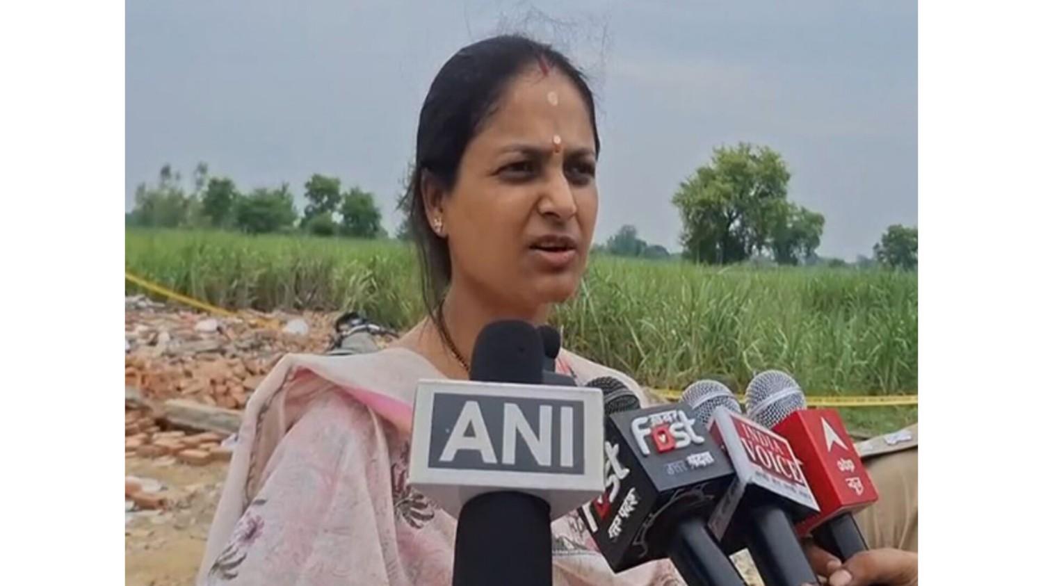 यूपी: अमरोहा में लाइसेंसी पटाखा फैक्ट्री में विस्फोट, 4 महिलाओं की मौत, 9 घायल