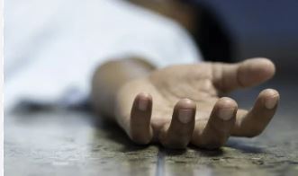 करोल बाग स्थित विशाल मेगा मार्ट में आग लगने के बाद लिफ्ट से मिला युवक का शव