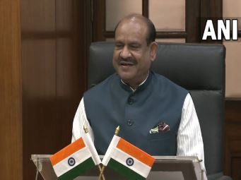 ओम बिरला ने नारेबाजी कर रहे विपक्षी सांसदों से कहा: आप सड़कों का आचरण संसद में कर रहे हैं