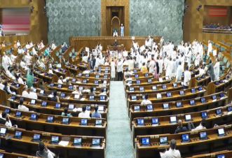 लोकसभा की कार्यवाही दिनभर के लिए स्थगित, सरकार ने कहा कि एसआईआर पर सदन में नहीं हो सकती चर्चा