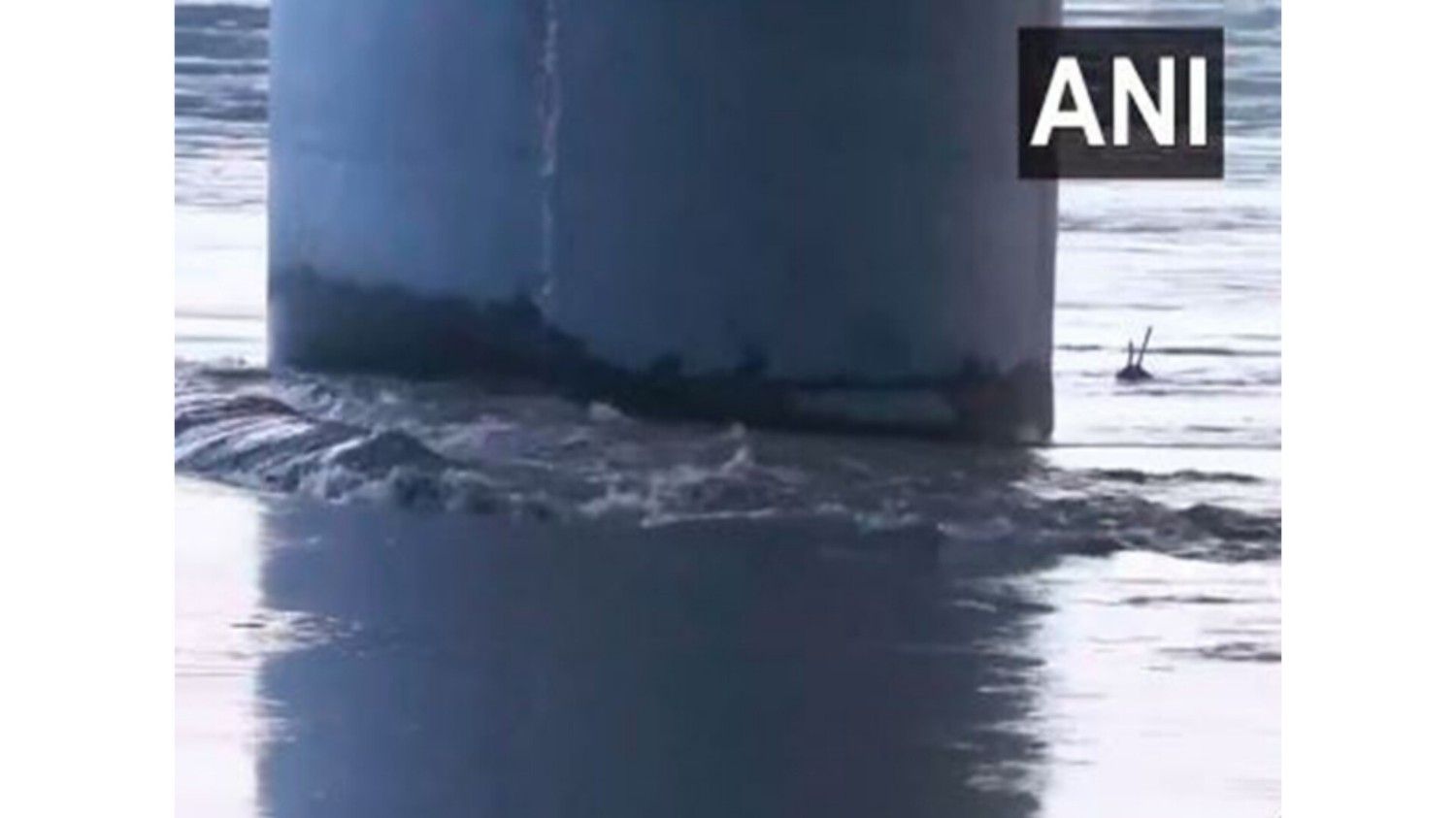 यमुना नदी का जलस्तर खतरे के निशान के करीब