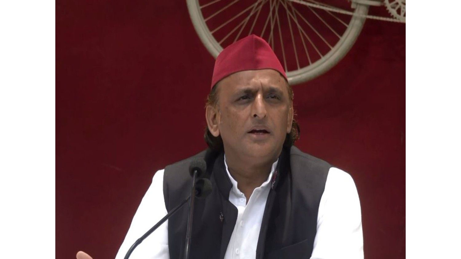 अखिलेश यादव ने एच-1बी वीजा शुल्क वृद्धि पर की केंद्र की आलोचना, सरकार की विदेश नीति को बताया कमजोर