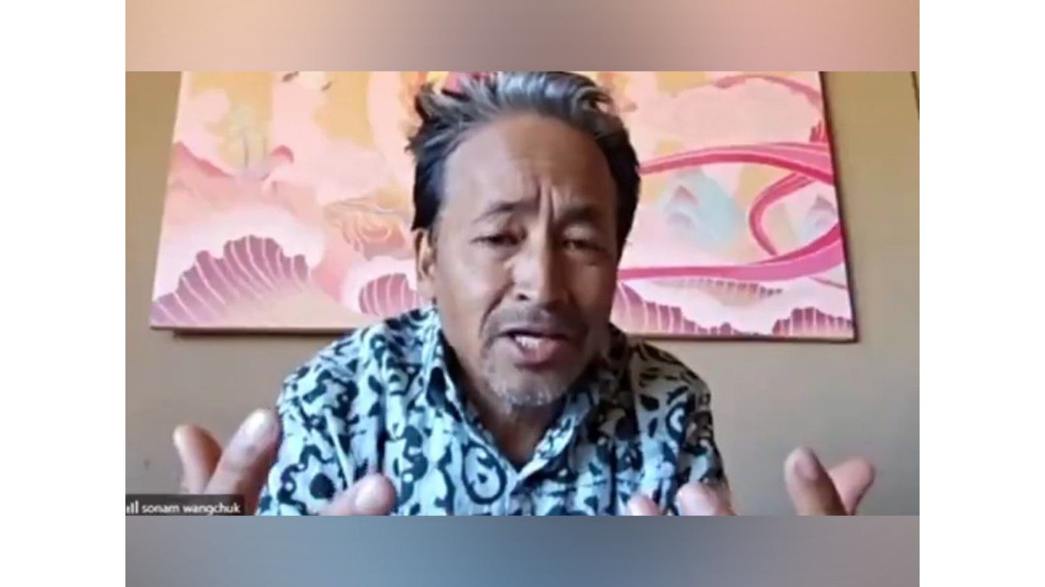 सोनम वांगचुक ने भूख हड़ताल खत्म की, लद्दाख में तीव्र हिंसा के बीच शांति की अपील की