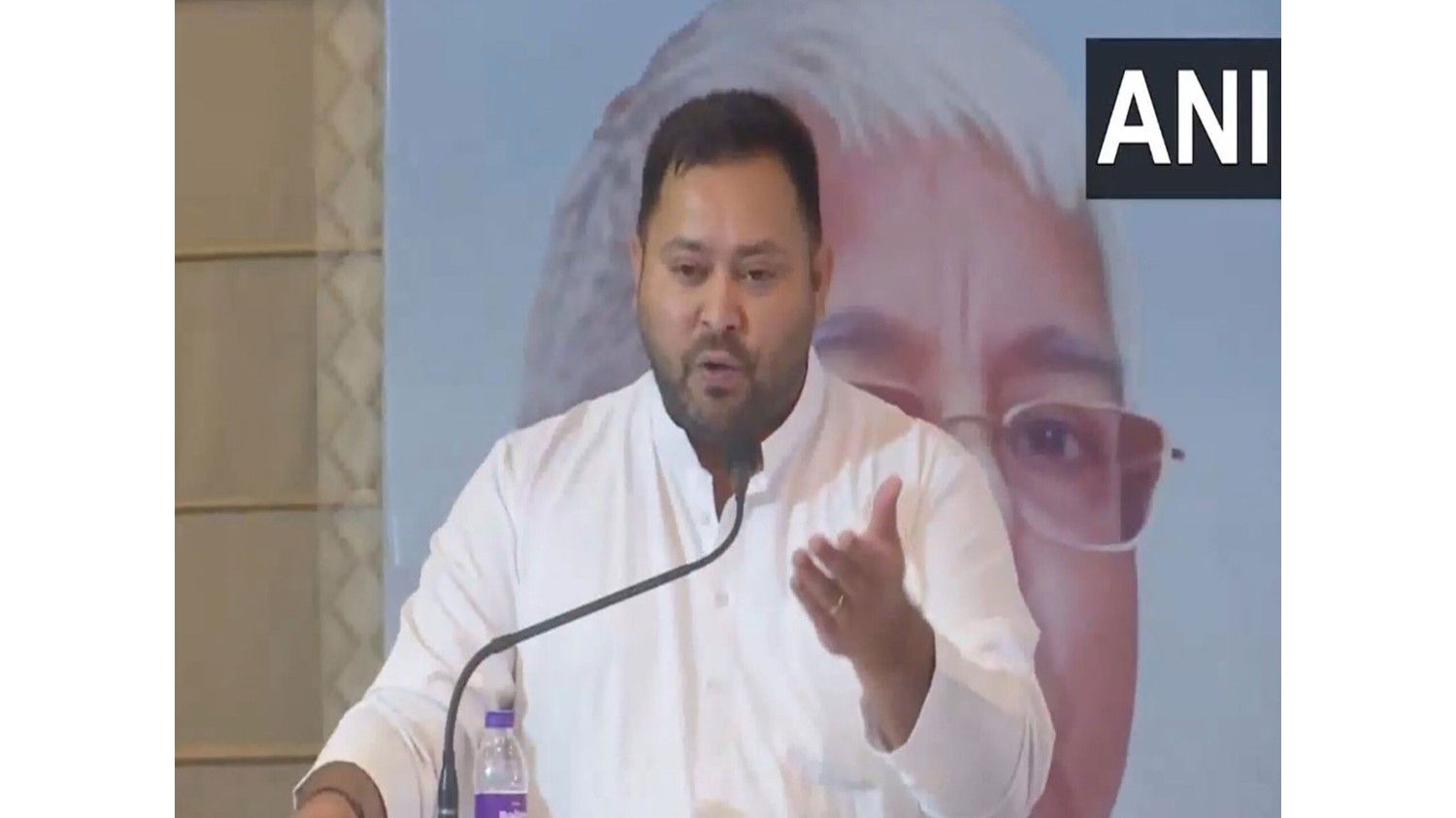 बिहार:  तेजस्वी यादव ने नीतीश कुमार सरकार पर किया तंज, कहा 