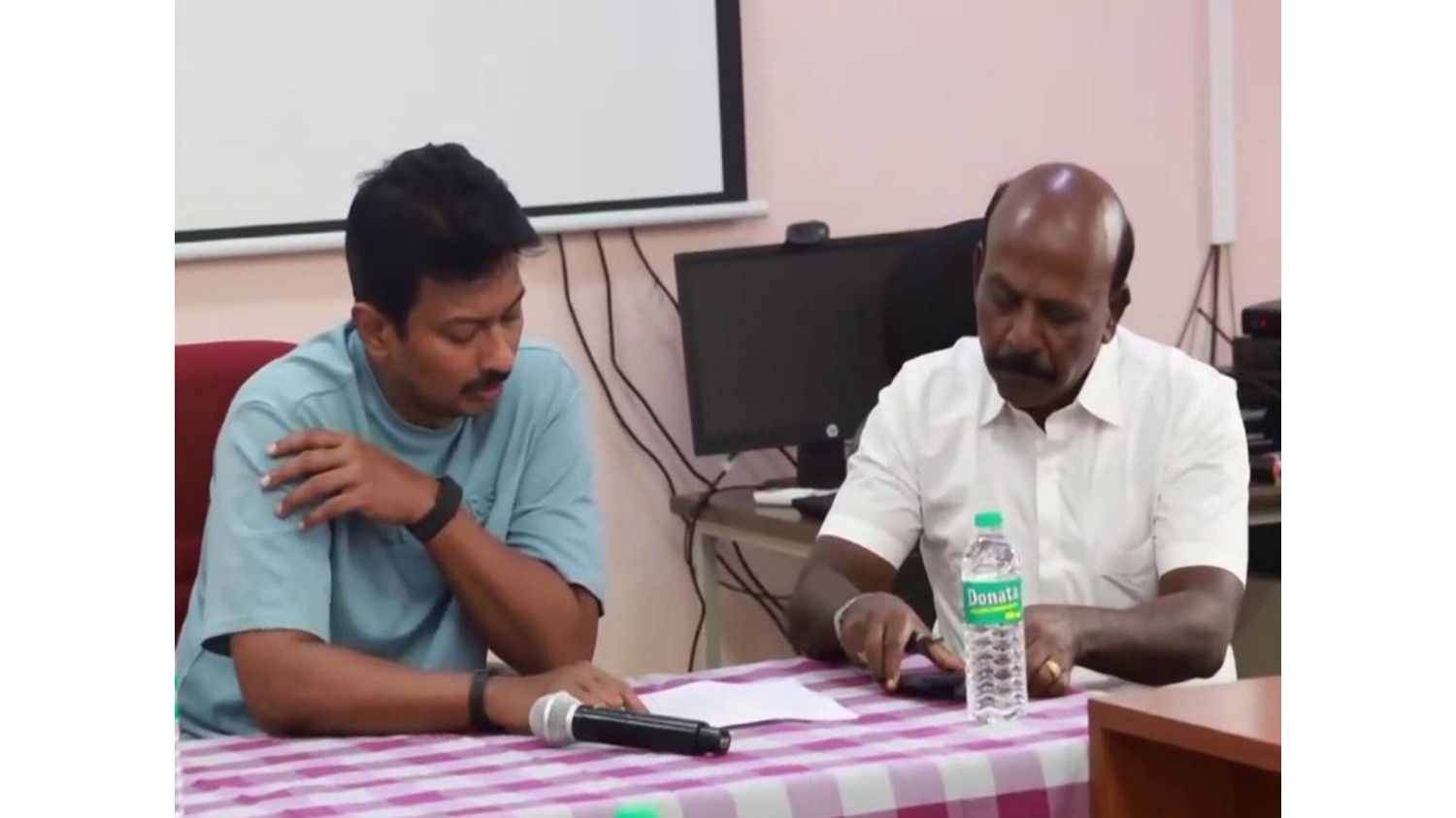 तमिलनाडु: करूर में भगदड़ की घटना के बाद उदयनिधि ने उच्च स्तरीय समीक्षा बैठक, घायलों से की मुलाकात