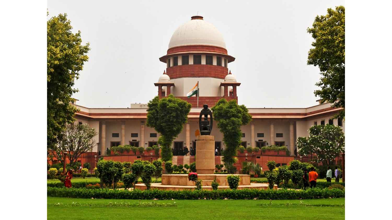 करूर रैली भगदड़: सुप्रीम कोर्ट ने जांच की मांग वाली विभिन्न याचिकाओं पर फैसला सुरक्षित रखा