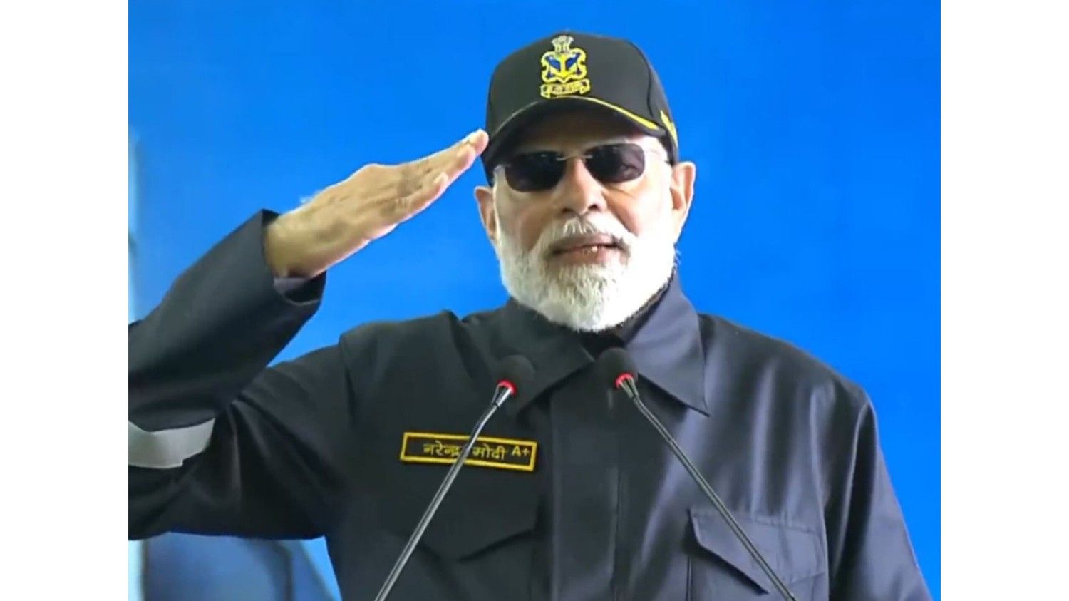 पीएम मोदी ने INS विक्रांत पर मनाई दिवाली, भारत को दुनिया के शीर्ष रक्षा निर्यातकों में शामिल करने के लक्ष्य को रेखांकित किया