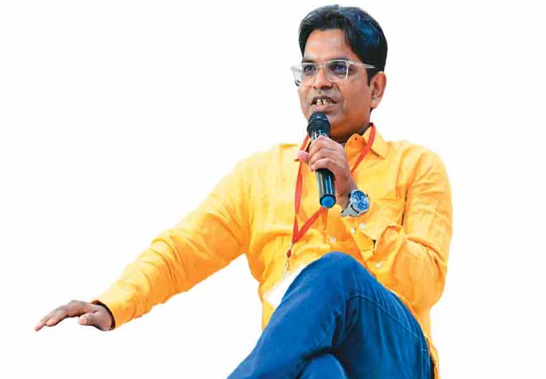 इंटरव्यू: यह किताब ने अर्जित की