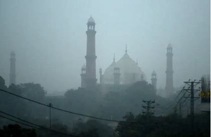 आंकड़ों के मुताबिक लाहौर दुनिया का सबसे प्रदूषित शहर बना