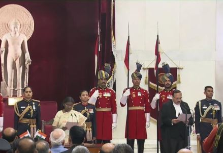 न्यायमूर्ति सूर्यकांत ने ली 53वें प्रधान न्यायाधीश के तौर पर शपथ, 15 माह देंगे सेवाएं