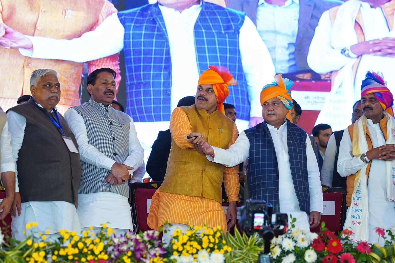 मध्य प्रदेश - सीएम डॉ. मोहन यादव ने 6 जिलों के किसानों को 238 करोड़ मुआवजा वितरित किया