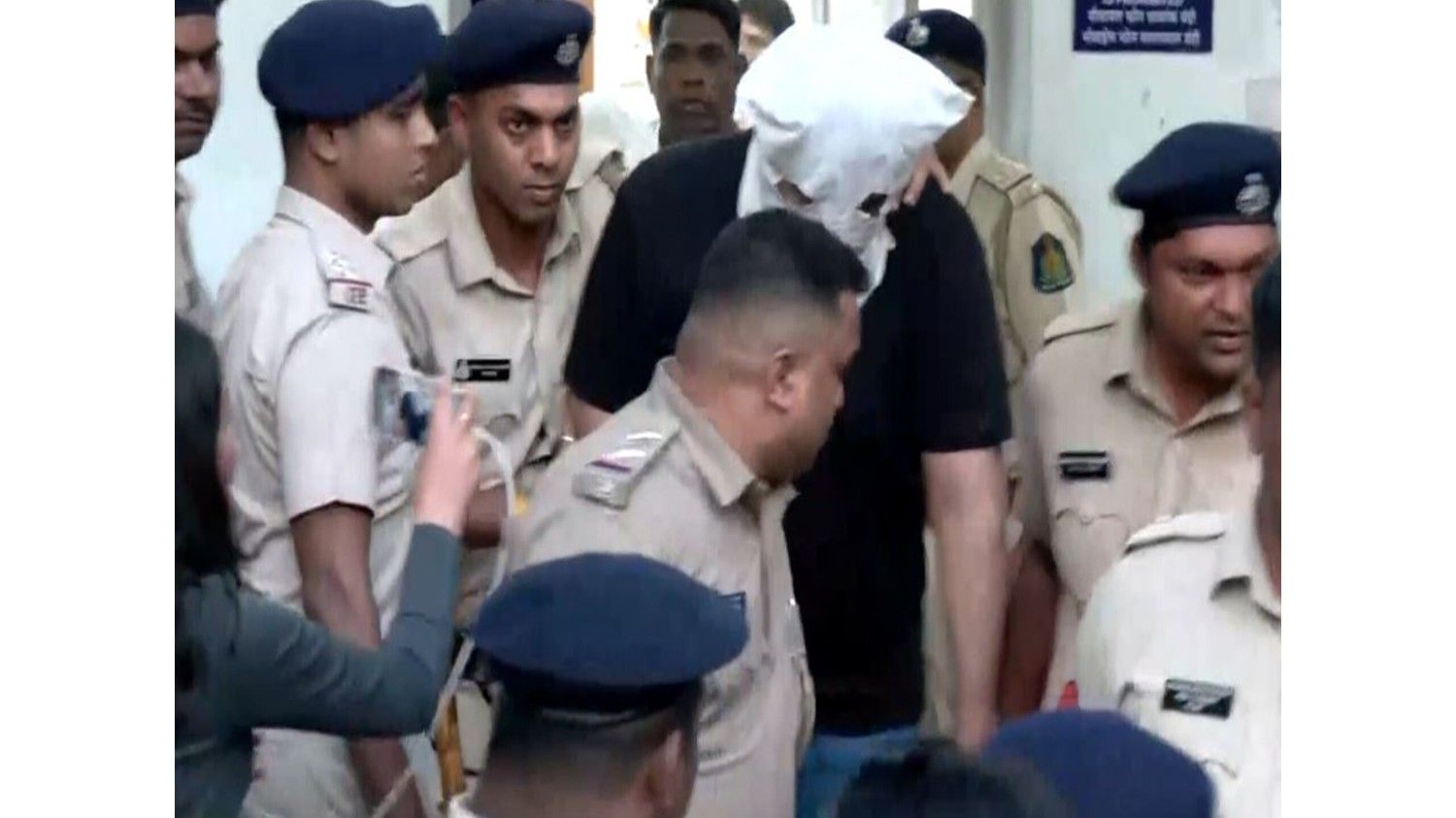 गोवा नाइटक्लब अग्निकांड: अदालत ने लूथरा बंधुओं को 5 दिन की पुलिस हिरासत में भेजा