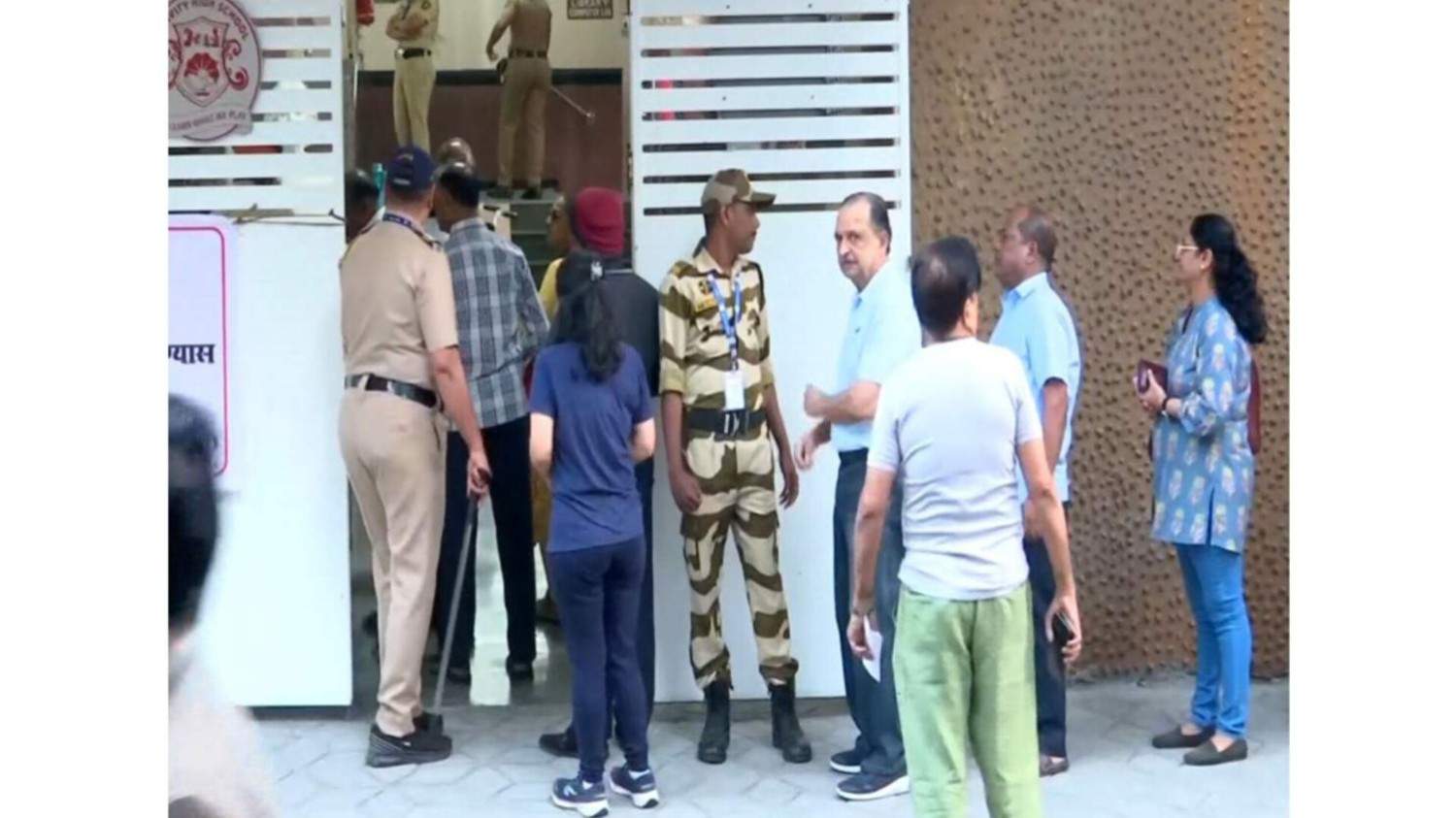 बीएमसी चुनाव:  स्याही को लेकर हुआ बड़ा विवाद, ठाकरे बंधुओं ने गड़बड़ी का आरोप लगाया, चुनाव आयोग ने किया खंडन