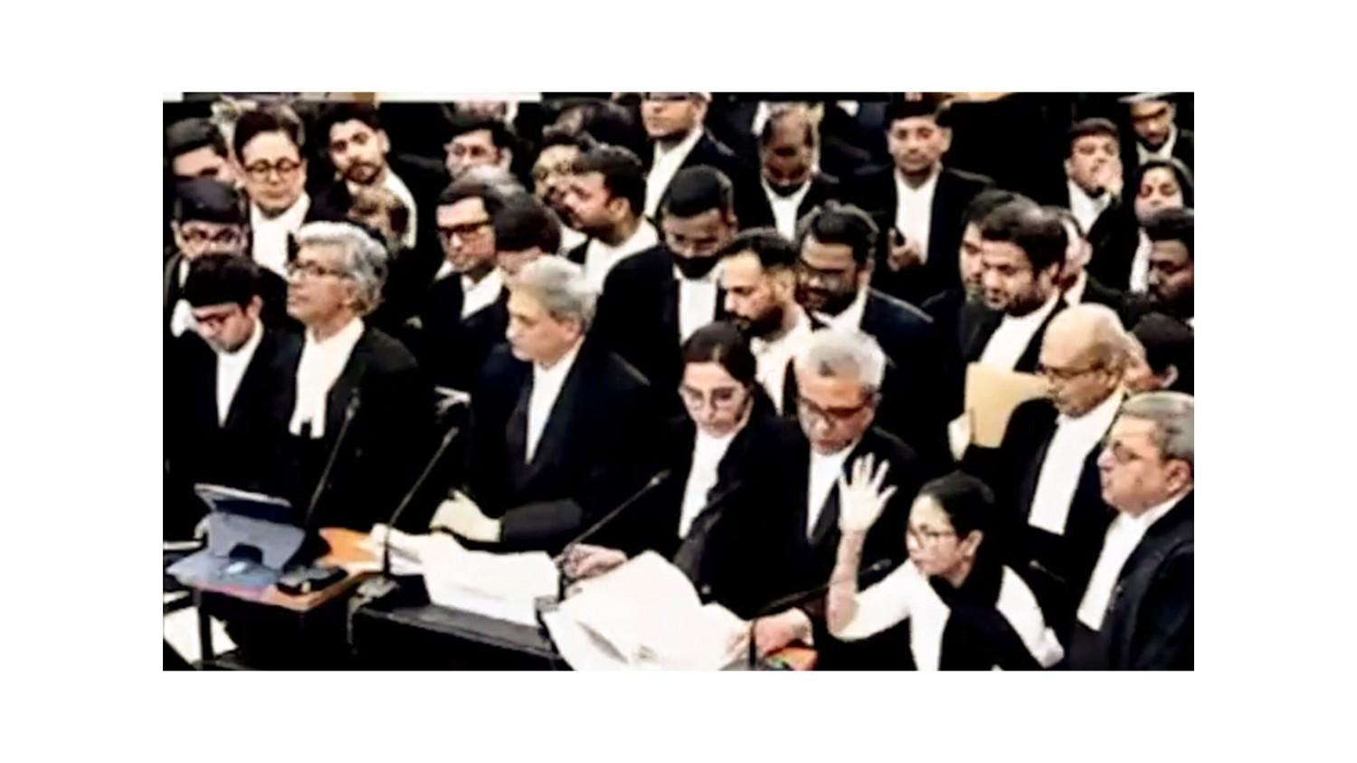 पश्चिम बंगाल: सुप्रीम कोर्ट ने अंतिम मतदाता सूची के प्रकाशन की तारीख एक सप्ताह के लिए बढ़ाई, हिंसा के मामले में डीजीपी को कारण बताओ नोटिस किया जारी