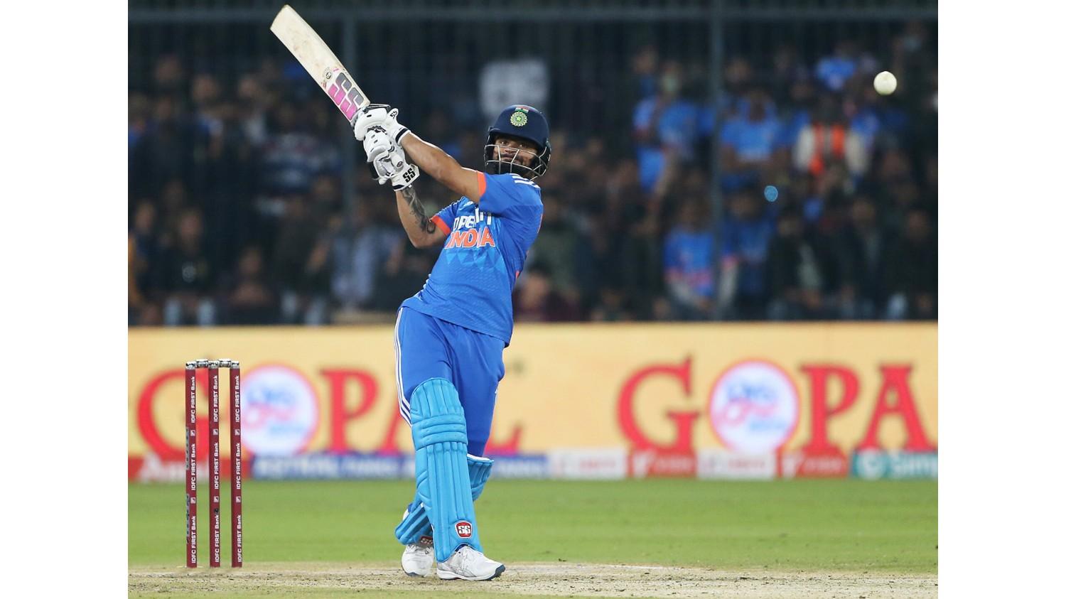 भारतीय क्रिकेट खिलाड़ी रिंकू सिंह के पिता का चौथे चरण के कैंसर से जूझने के बाद निधन