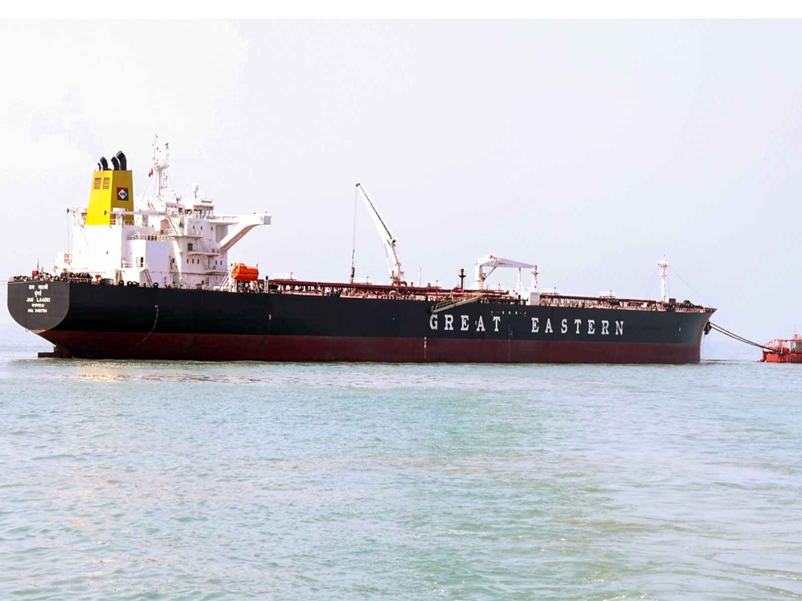 होर्मुज स्ट्रेट से गुजर रहे भारतीय जहाज, नौसेना हाई अलर्ट पर तैयार