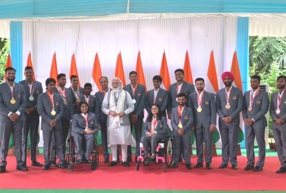 टोक्यो पैरालंपिक 2020 में भाग लेने वाले भारतीय खिलाड़ियों के साथ प्रधानमंत्री नरेंद्र मोदी