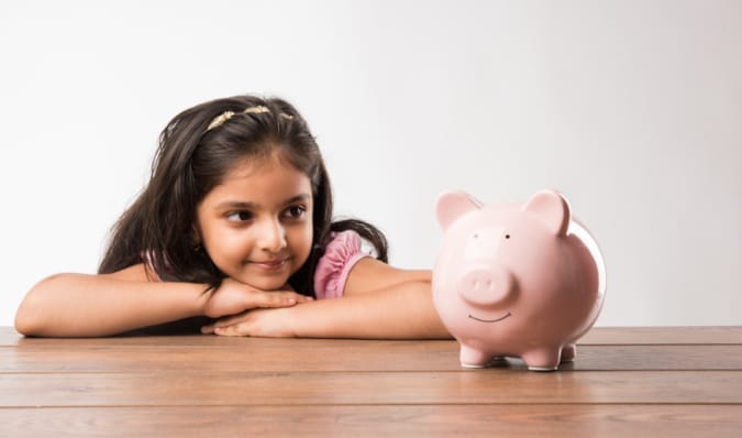 बढ़ती महंगाई में कैसे करें बच्चों के लिए बचत?
