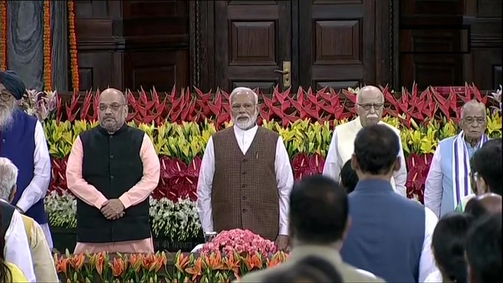 संसदीय दल की बैठक के दौरान नरेंद्र मोदी, अमित शाह, मुरली मनोहर जोशी और लाल कृष्ण आडवाणी