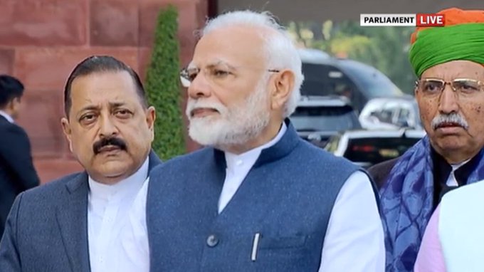 बजट सत्र से पहले संसद परिसर में मीडिया ब्रीफिंग करते प्रधानमंत्री नरेंद्र मोदी
