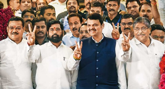 महाराष्ट्र: दलबदल का ‘कमल’