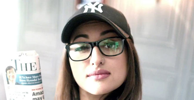 बेनूर है नूर