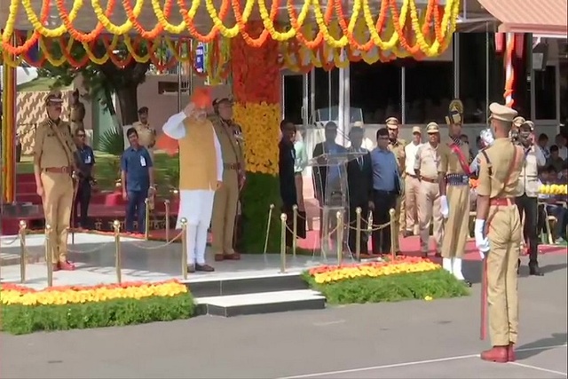 हैदराबाद में आईपीएस प्रोबेशनर्स की पासिंग आउट परेड में गृह मंत्री अमित शाह