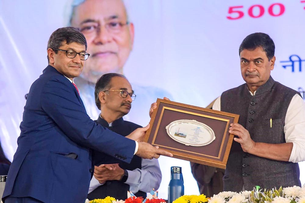 केंद्रीय ऊर्जा मंत्री आर के सिंह ने किया बरौनी में एनटीपीसी बरौनी और बाढ़ की बिजली इकाई का उद्घाटन