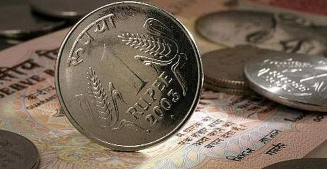 रुपया 45 पैसे लुढ़ककर 29 महीने के निचले स्तर पर