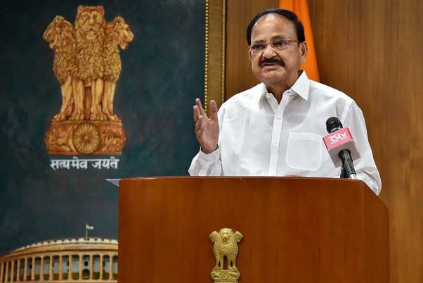 नई दिल्ली में ऑनलाइन वेबिनार 'नॉलेज क्रिएशन: मदर टंग' के उद्घाटन के अवसर पर उपराष्ट्रपति एम वेंकैया नायडू