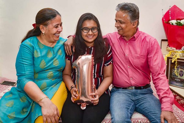 अखिल भारतीय आईसीएआई सीए की परीक्षा में टॉप करने वाली कोमल जैन