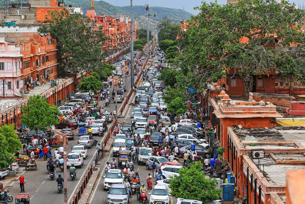 जयपुर में लॉकडाउन खुलने के बाद जौहरी बाजार में ट्रैफिक जाम