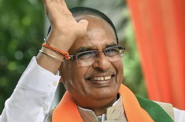 मध्य प्रदेश के मुख्यमंत्री शिवराज सिंह चौहान ने लिया बड़ा फैसला: एलपीजी सिलेंडर के लिए खाते में डाले जाएंगे 500 रूपये