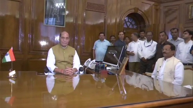 राजनाथ सिंह ने संभाला रक्षा मंत्रालय का कार्यभार, साथ में गृह राज्यमंत्री श्रीपद नाइक भी रहे मौजूद
