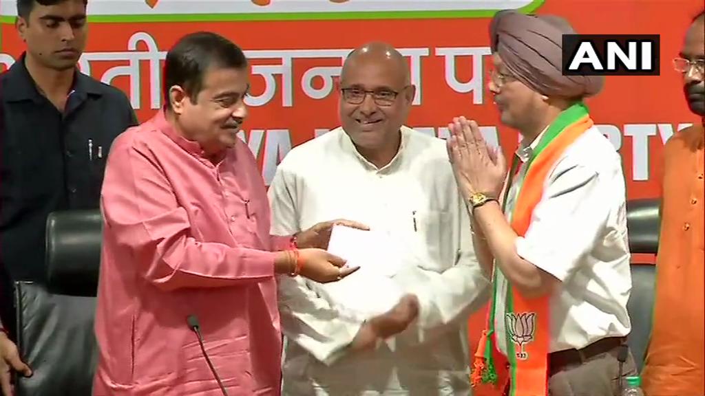 केंद्रीय मंत्री नितिन गडकरी की मौजूदगी में भारतीय जनता पार्टी में शामिल हुए पंजाब कैडर के पूर्व IAS अधिकारी, एसएस चन्नी