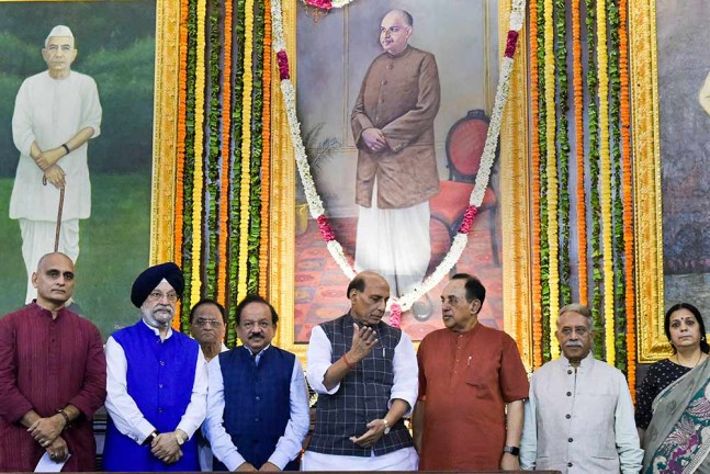 श्यामा प्रसाद मुखर्जी जयंती पर संसद के सेंट्रल हॉल में केंद्रीय गृह मंत्री राजनाथ सिंह, स्वास्थ्य मंत्री हर्षवर्धन व अन्य