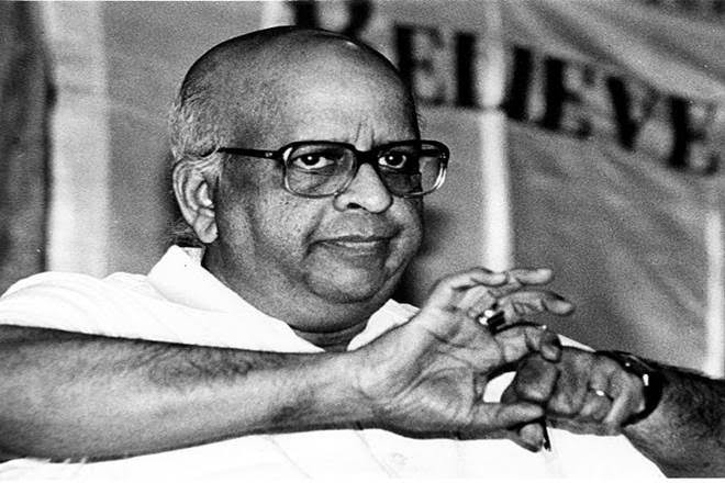 पूर्व मुख्य चुनाव आयुक्त टीएन शेषन (15 दिसंबर 1932 - 10 नवंबर 2019)