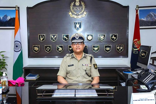 राजधानी दिल्ली में सीमा सुरक्षा बल (बीएसएफ) के नए महानिदेशक के रूप में कार्यभार संभालते सीबीआई के पूर्व विशेष निदेशक राकेश अस्थाना