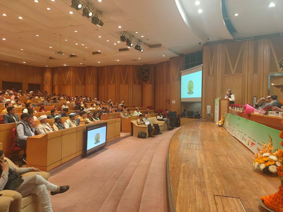 आउटलुक एग्रीकल्चर कॉनक्लेव एंड स्वराज अवार्ड्स कार्यक्रम को संबोधित करते हरियाणा के कृषि मंत्री जय प्रकाश दलाल