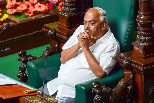 बेंगलुरु: विधान सौध में सत्र का संचालन करते कर्नाटक विधानसभा अध्यक्ष केआर रमेश कुमार