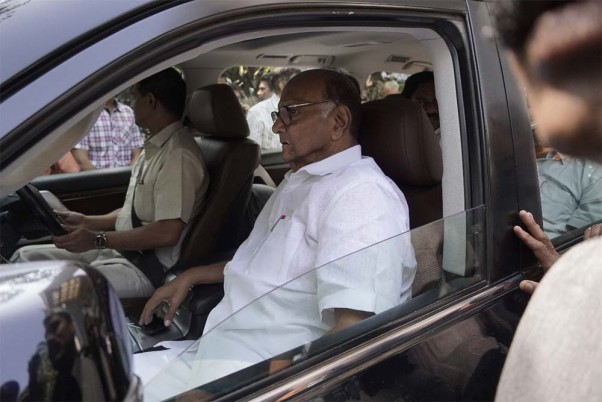 मुंबई में पार्टी की कोर कमेटी की बैठक के बाद राष्ट्रवादी कांग्रेस पार्टी (राकांपा) के प्रमुख शरद पवार