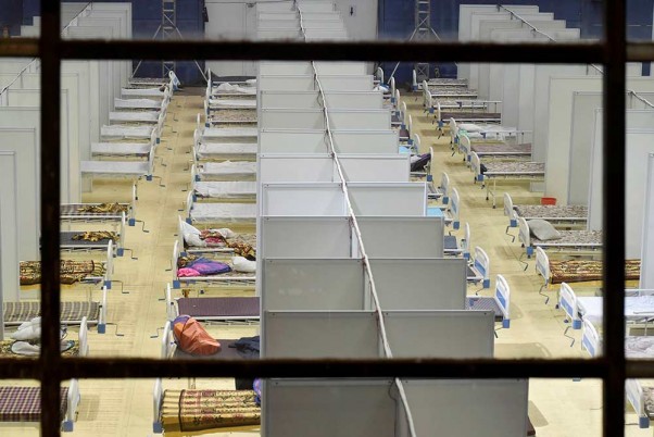 नई दिल्ली के अक्षरधाम के पास स्थित सीडब्ल्यूजी में खाली पड़ा कोविड केयर सेंटर