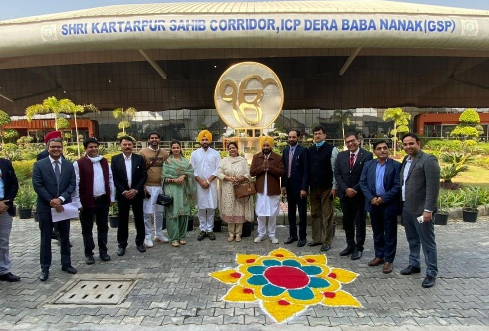 सीएम चरणजीत सिंह चन्नी के नेतृत्व में पंजाब कैबिनेट का एक जत्था आज पाकिस्तान के गुरुद्वारा श्री करतारपुर साहिब के लिए रवाना