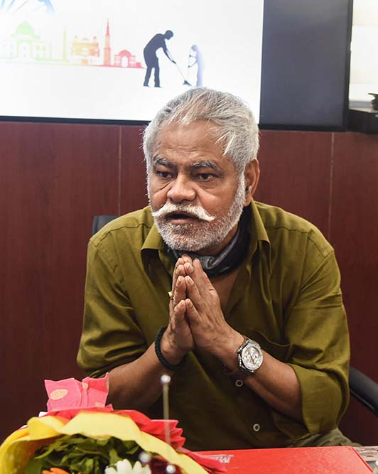 पटना में पटना नगर निगम के एक स्वच्छता कार्यक्रम के दौरान बॉलीवुड अभिनेता संजय मिश्रा