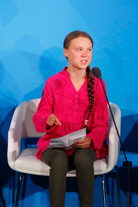 संयुक्त राष्ट्र महासभा में जलवायु शिखर सम्मेलन को संबोधित करतीं पर्यावरण कार्यकर्ता ग्रेटा थनबर्ग